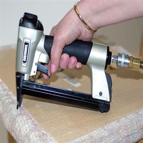 pneumatic staple gun for boxes